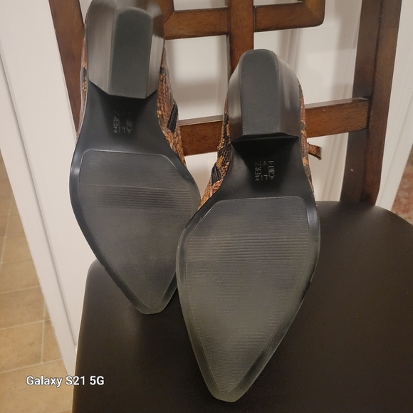 Naturalizer booties size 12W - Picture 8 of 10